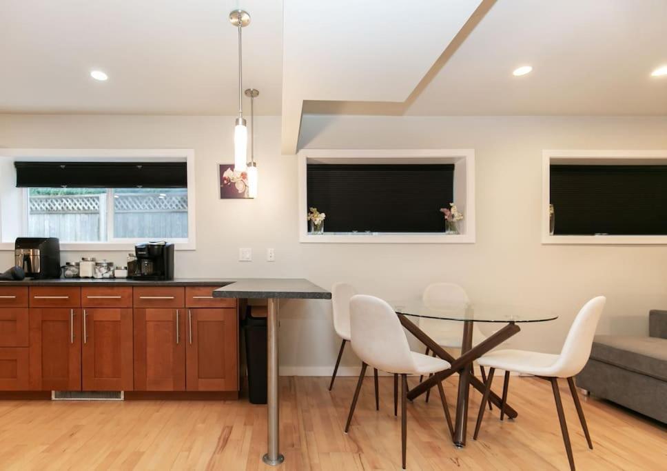 Lovely 1 Bedroom Near Town