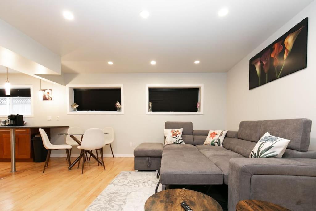 Lovely 1 Bedroom Near Town * Victoria