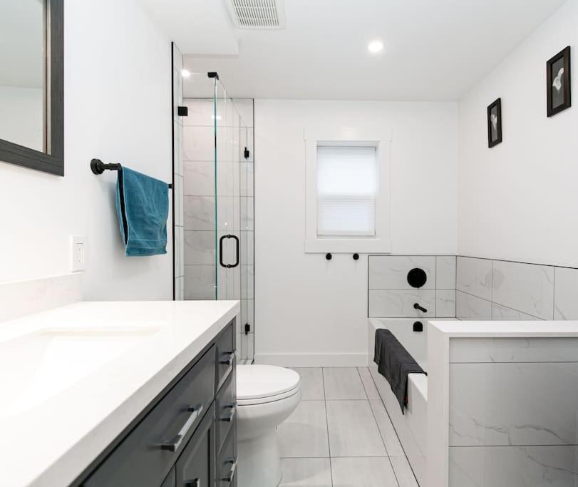 Lovely 1 Bedroom Near Town