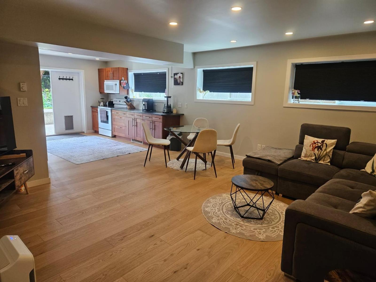 Lovely 1 Bedroom Near Town Apartment Victoria